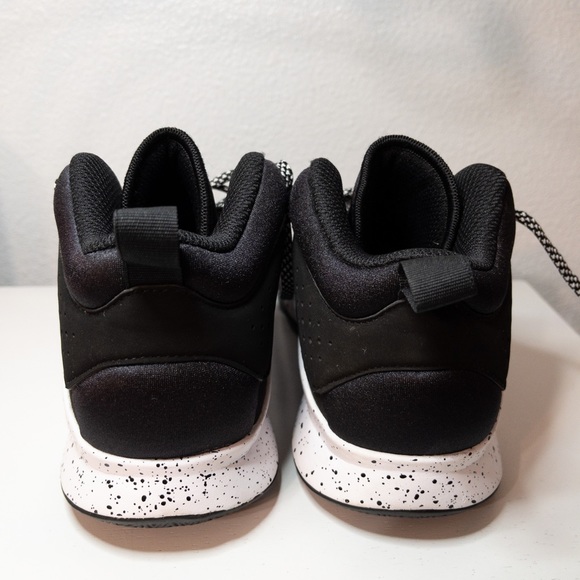 Adidas - Picture 2 of 3